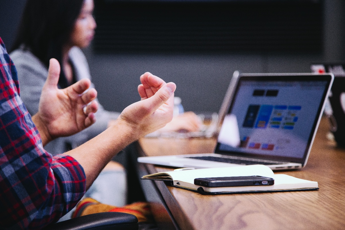 Virtual feedback session (Source: Unsplash)